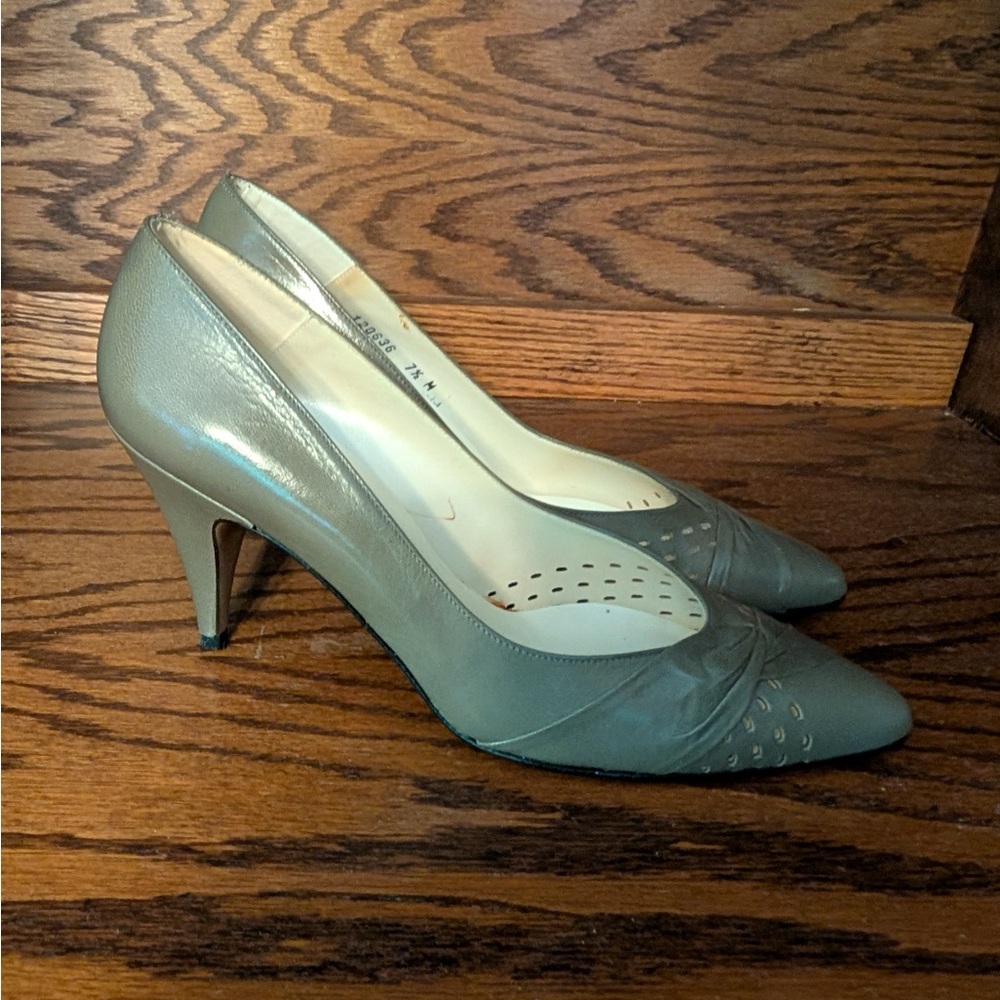 Vintage Olive Heels